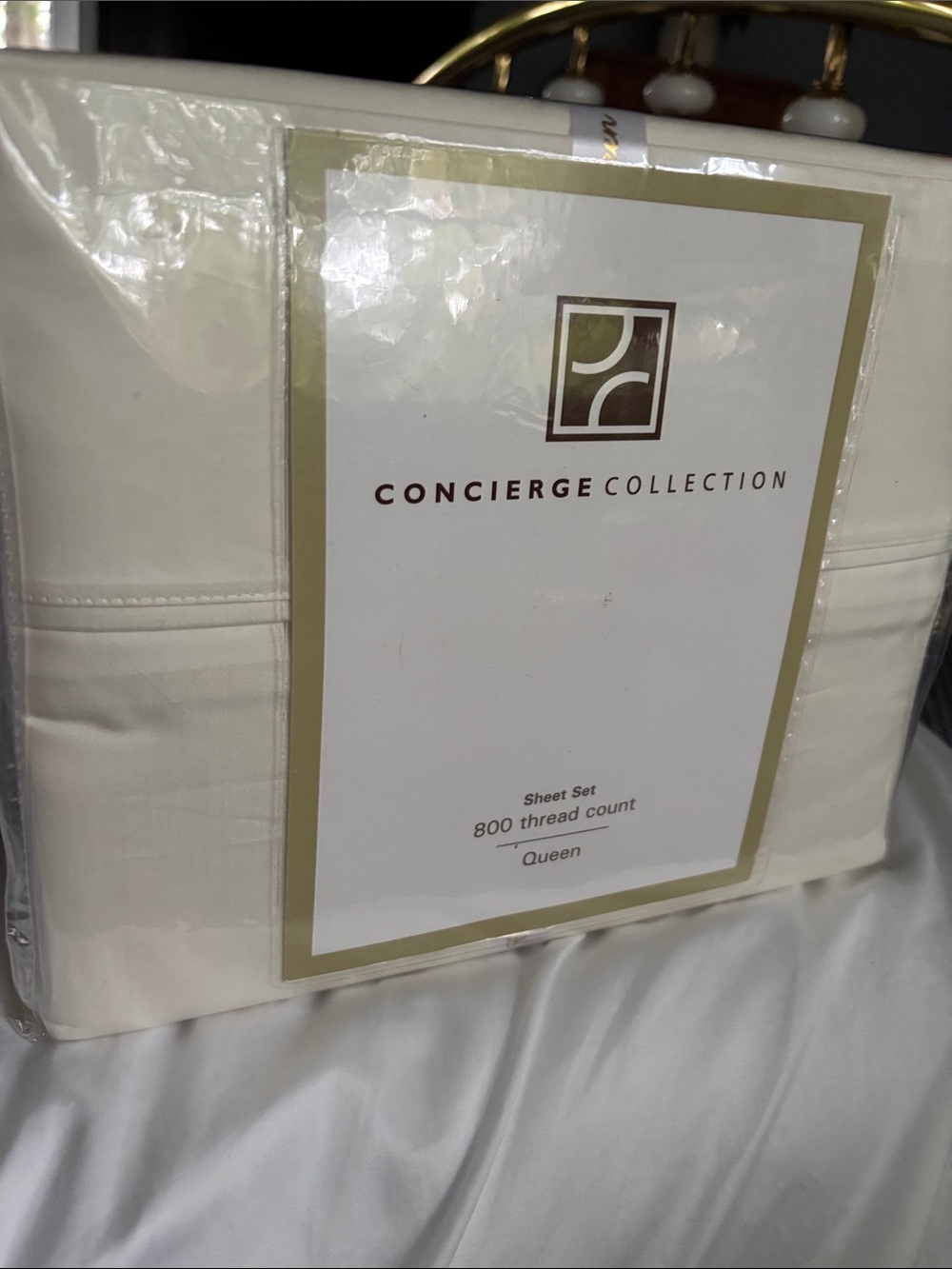 Concierge Collection 4pc Queen Sheet Set - Cream 800 Thread Count